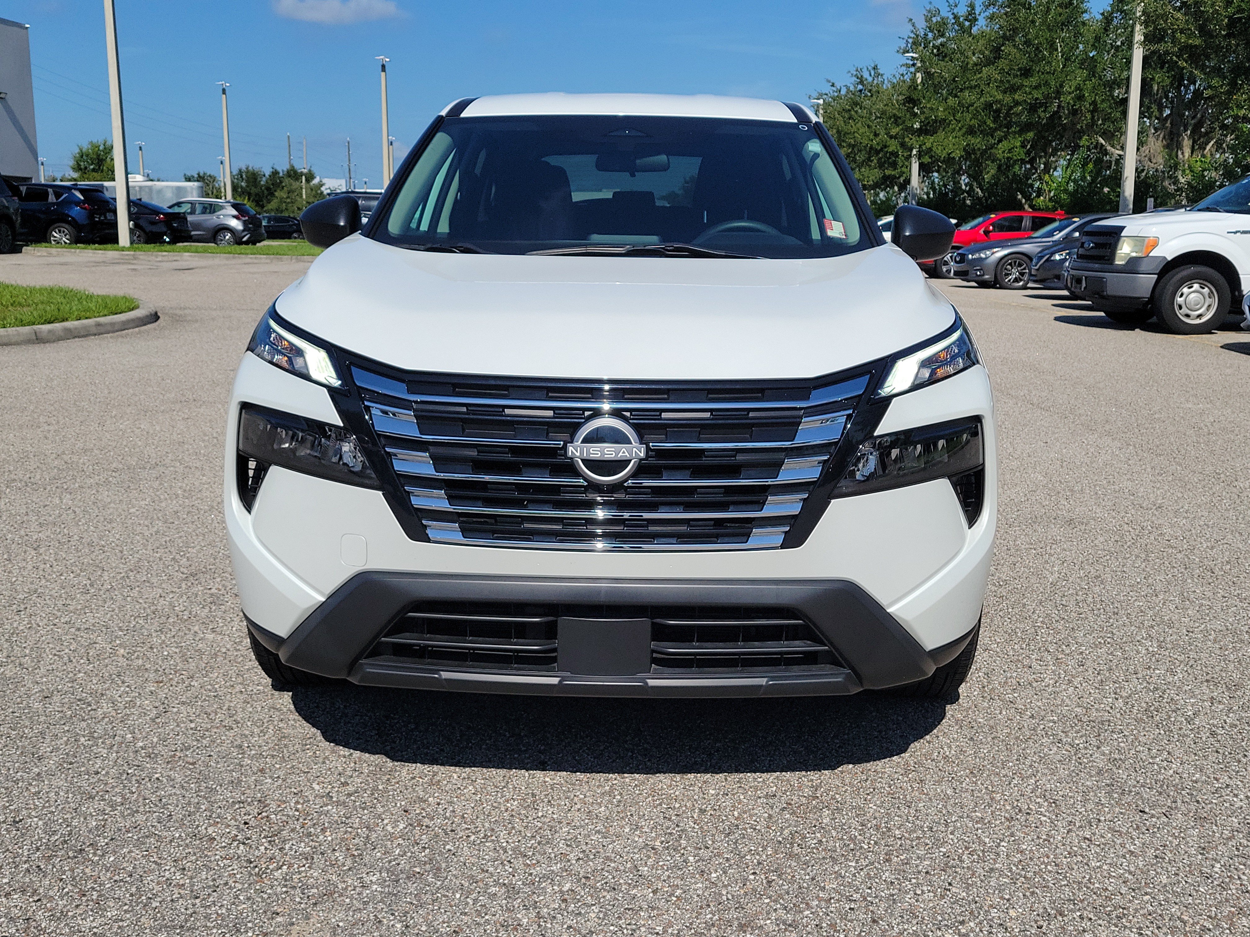 Certified 2024 Nissan Rogue S FWD image 2