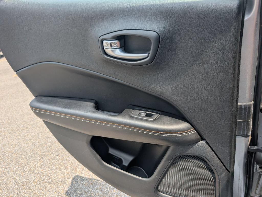 Used 2018 Jeep Compass Sport FWD image 28