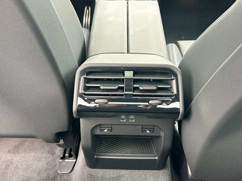 New 2027 BMW 550e xDrive AWD/4WD image 33
