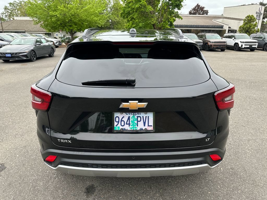 Used 2024 Chevrolet Trax LT w/ Driver Confidence Package FWD image 5