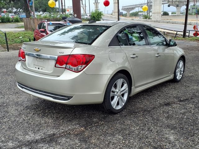 Used 2016 Chevrolet Cruze LTZ w/ Sun, Sound and Sport Package FWD image 5