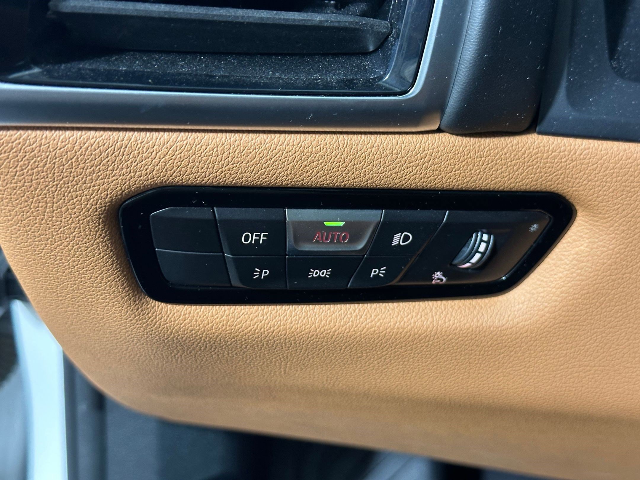 Used 2020 BMW 840i Gran Coupe w/ Comfort Seating Package image 15