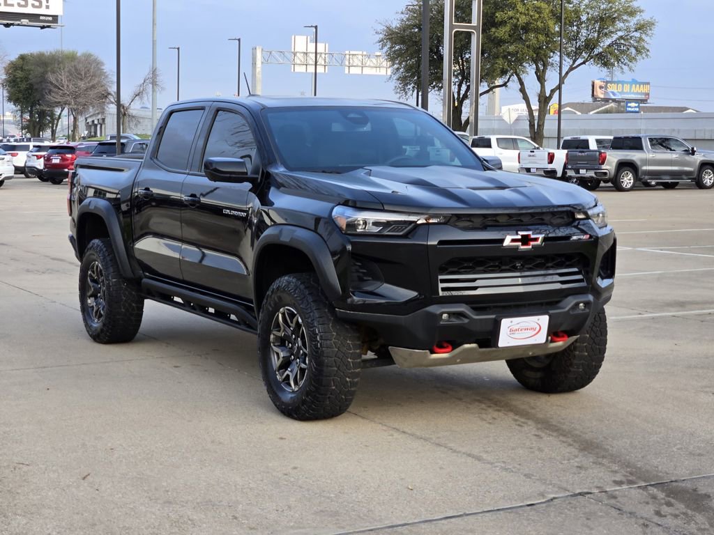 Used 2024 Chevrolet Colorado ZR2 w/ Technology Package AWD/4WD image 3