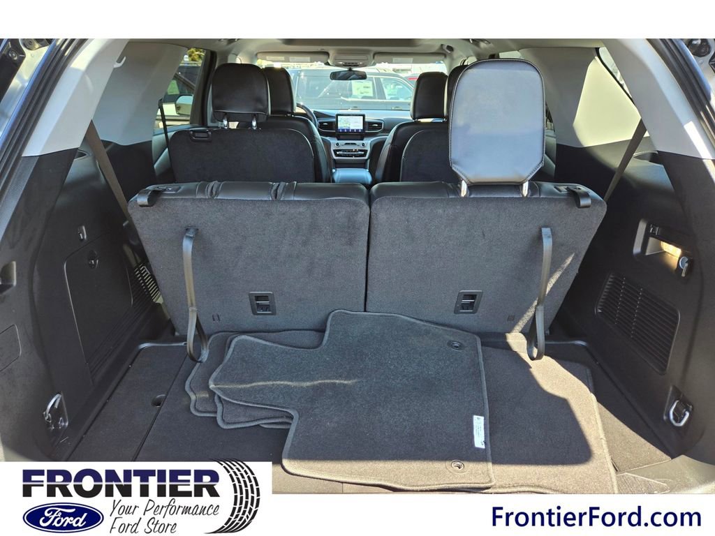 Used 2024 Ford Explorer XLT w/ Equipment Group 202A image 28
