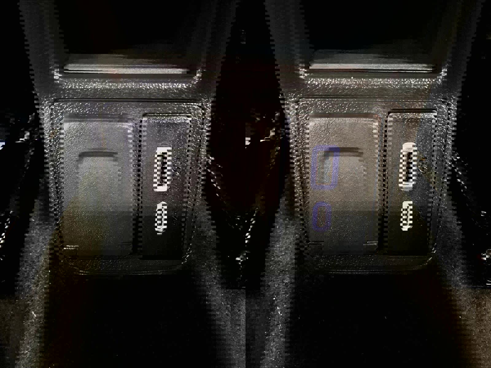 Used 2023 Chevrolet TrailBlazer RS w/ Sun and Liftgate Package image 28