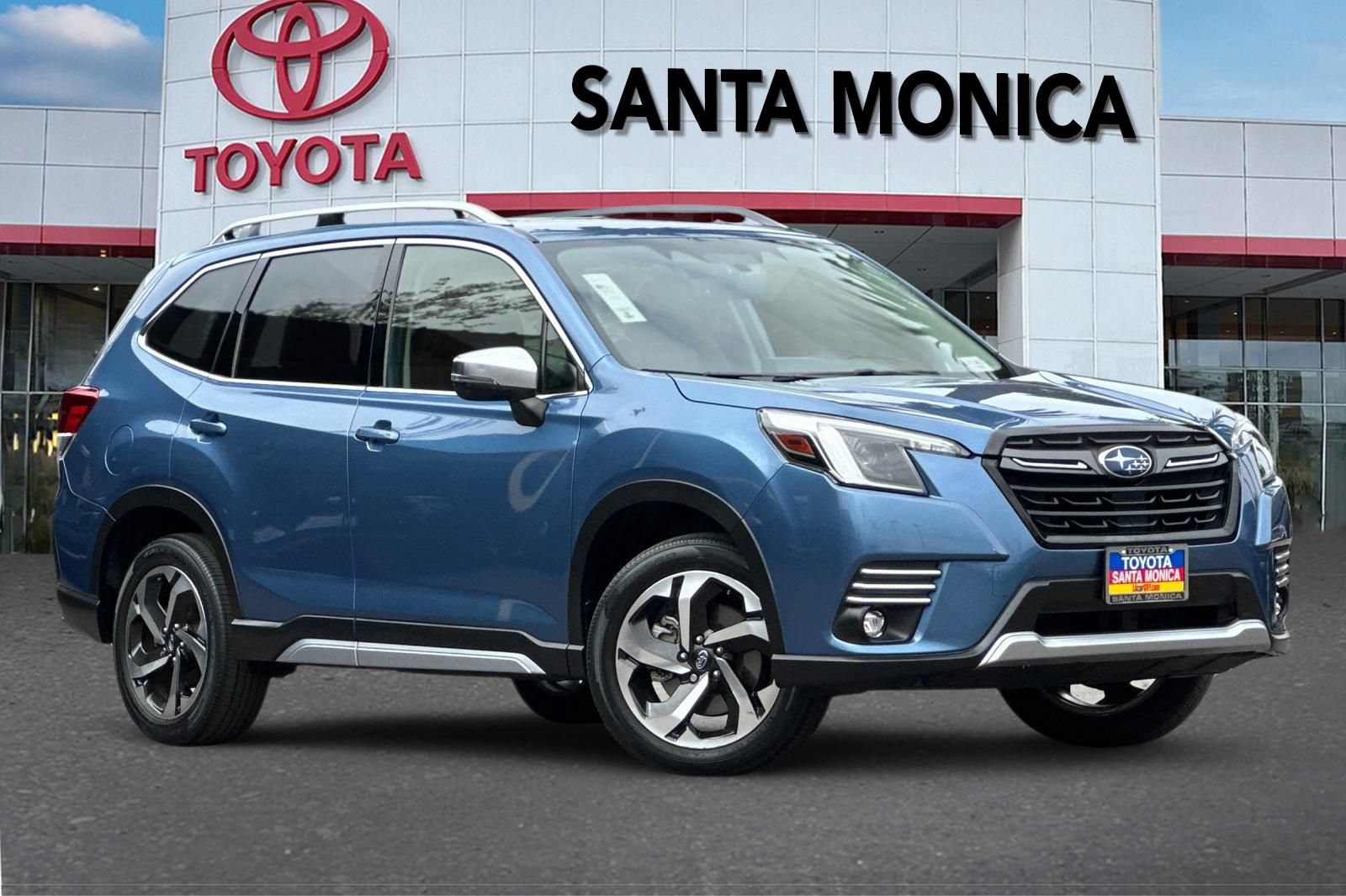 Used 2023 Subaru Forester Touring AWD/4WD image 2