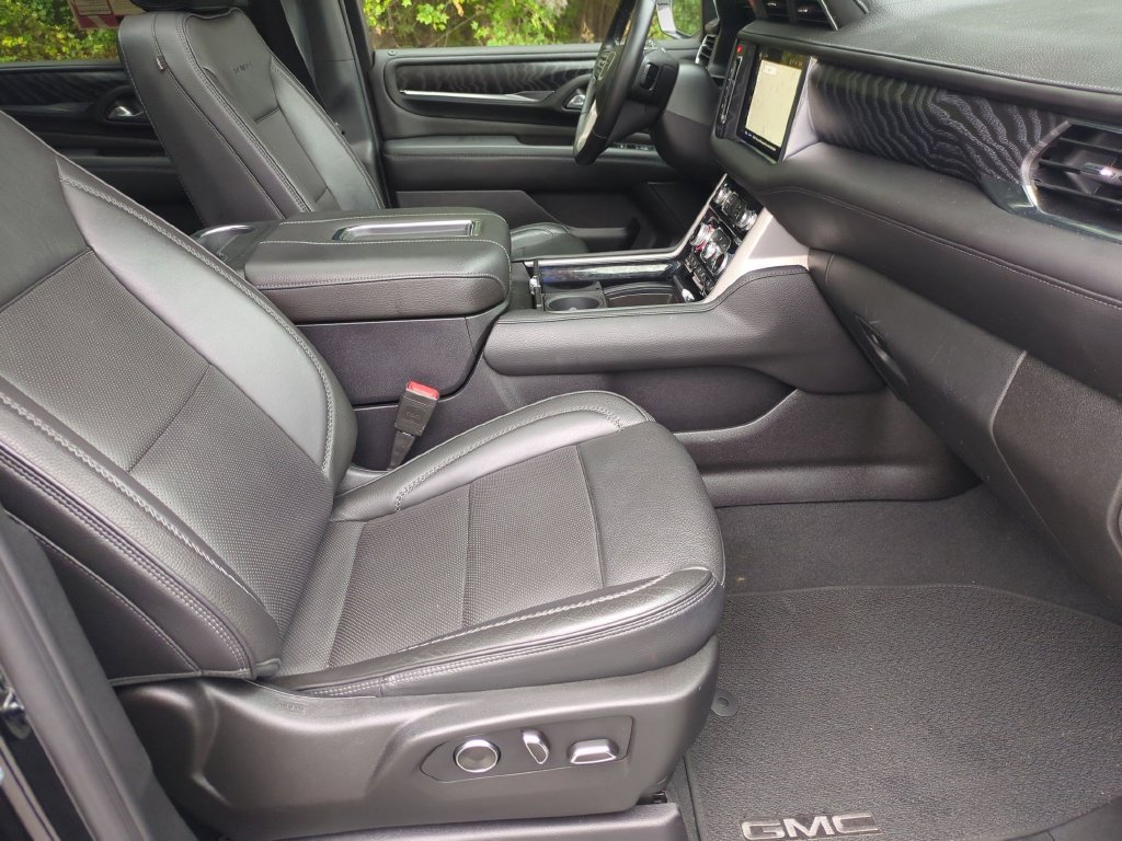 Certified 2024 GMC Yukon XL Denali AWD/4WD image 39