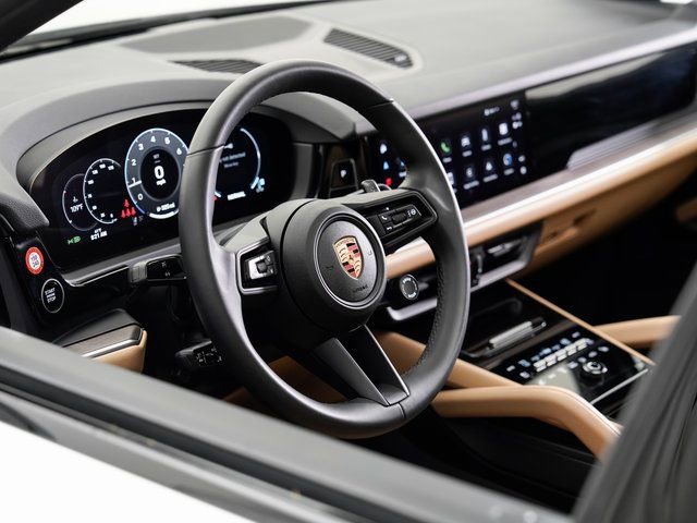 Certified 2025 Porsche Cayenne image 9