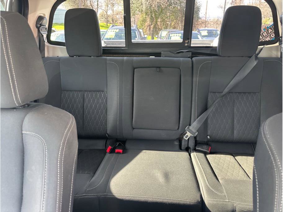 Used 2019 Nissan Titan SV w/ SV Convenience Package image 21