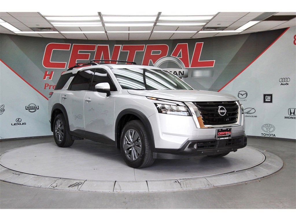 Used 2025 Nissan Pathfinder SV w/ SV Premium Package