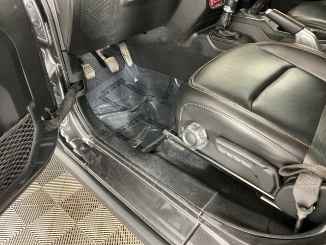 Used 2022 Jeep Gladiator Mojave w/ LED Lighting Group AWD/4WD image 14