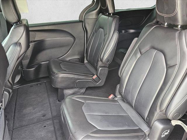 Used 2023 Chrysler Pacifica Touring-L w/ S Appearance Package image 18