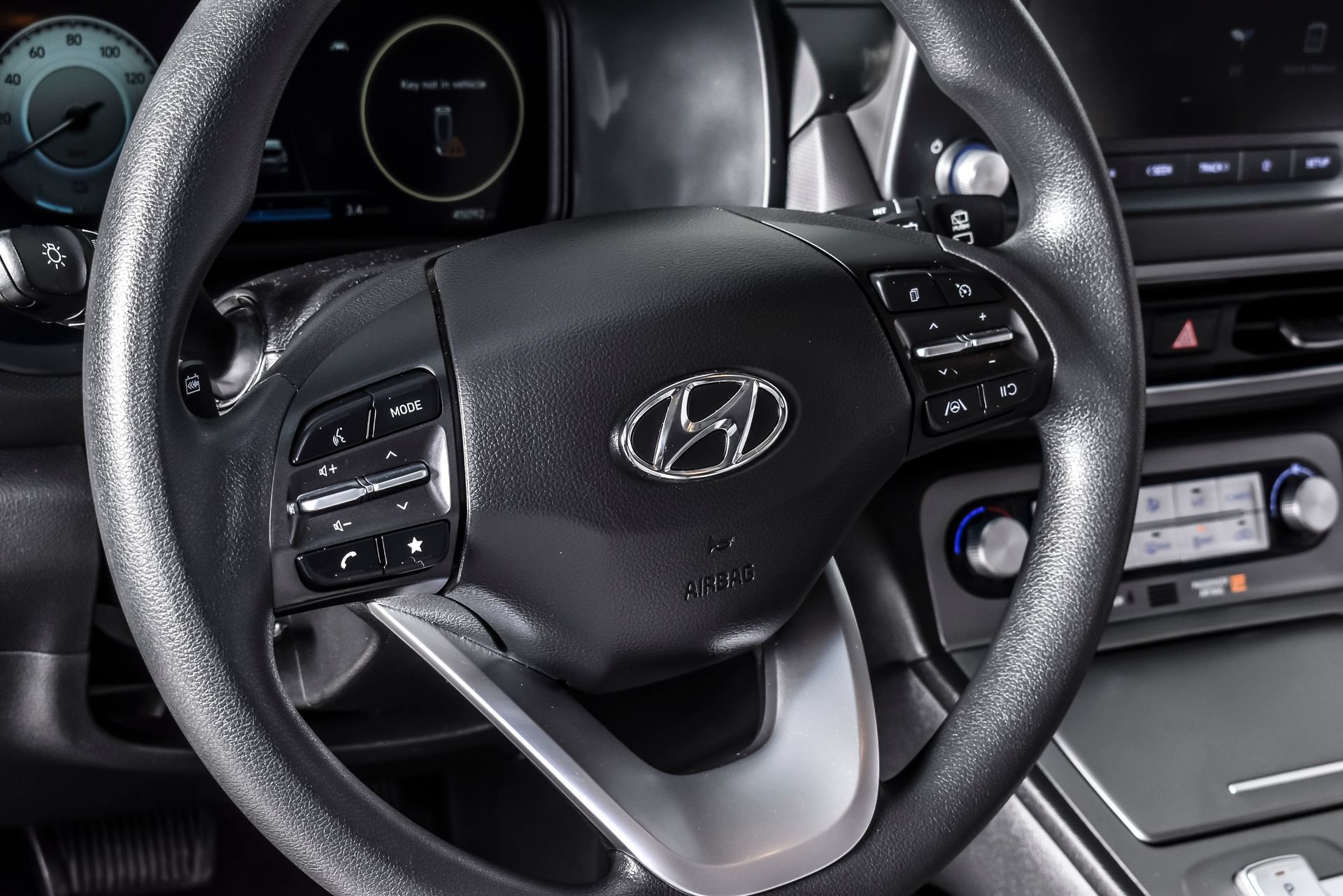 Used 2023 Hyundai Kona SE w/ Cargo Package FWD image 18