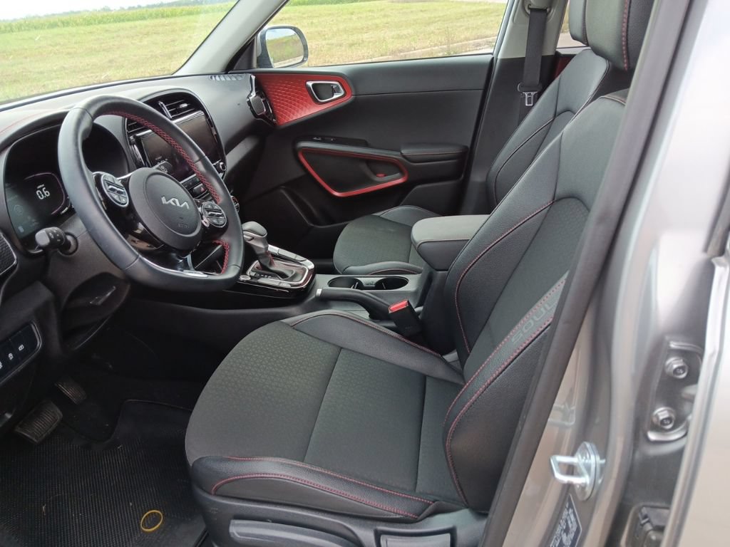 Certified 2024 Kia Soul GT-Line FWD image 19