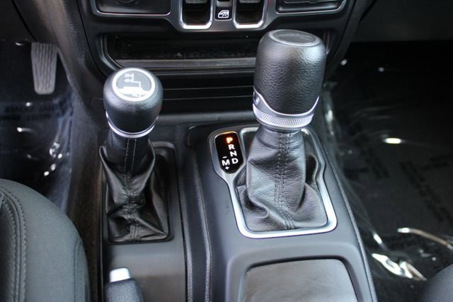 Used 2022 Jeep Gladiator Willys image 18