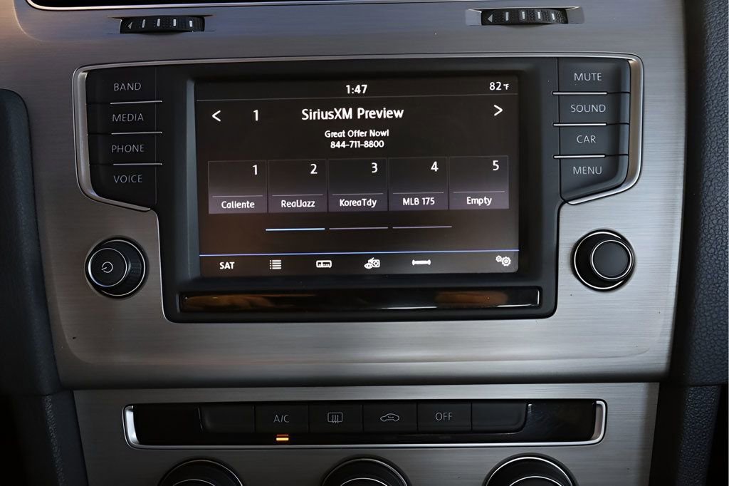 Used 2017 Volkswagen Golf S image 20