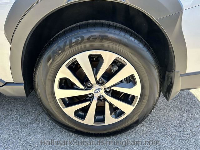 Used 2025 Subaru Outback Premium w/ Popular Package #1A image 9