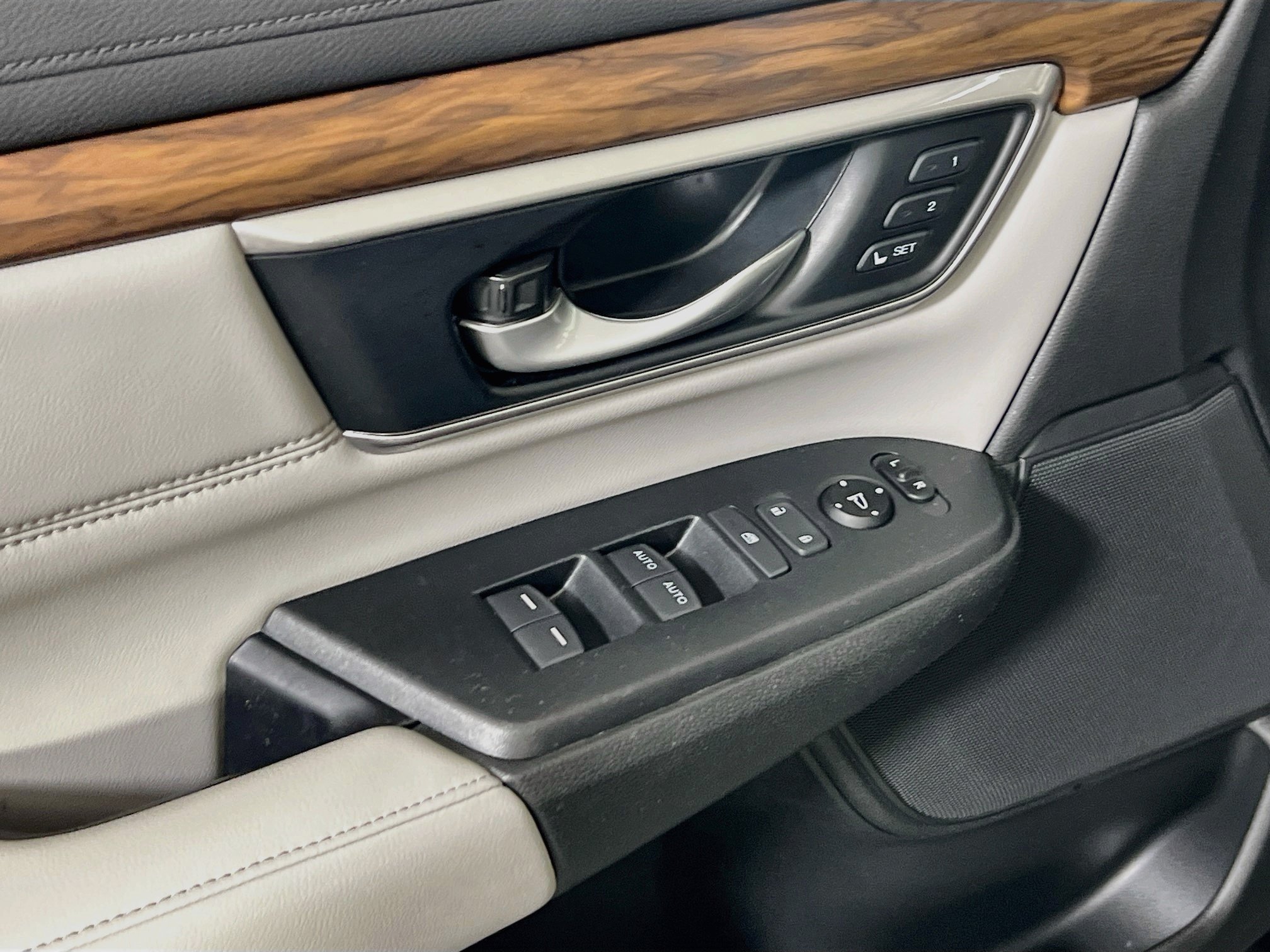 Used 2021 Honda CR-V Touring image 17