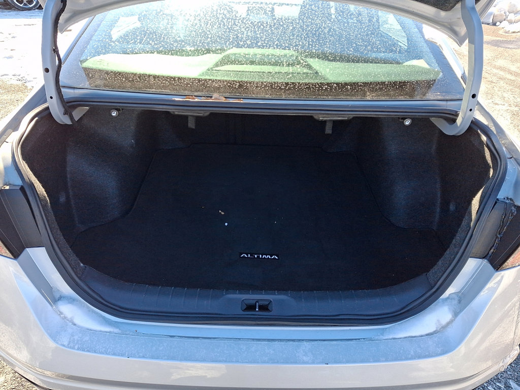 Used 2024 Nissan Altima 2.5 SV image 18