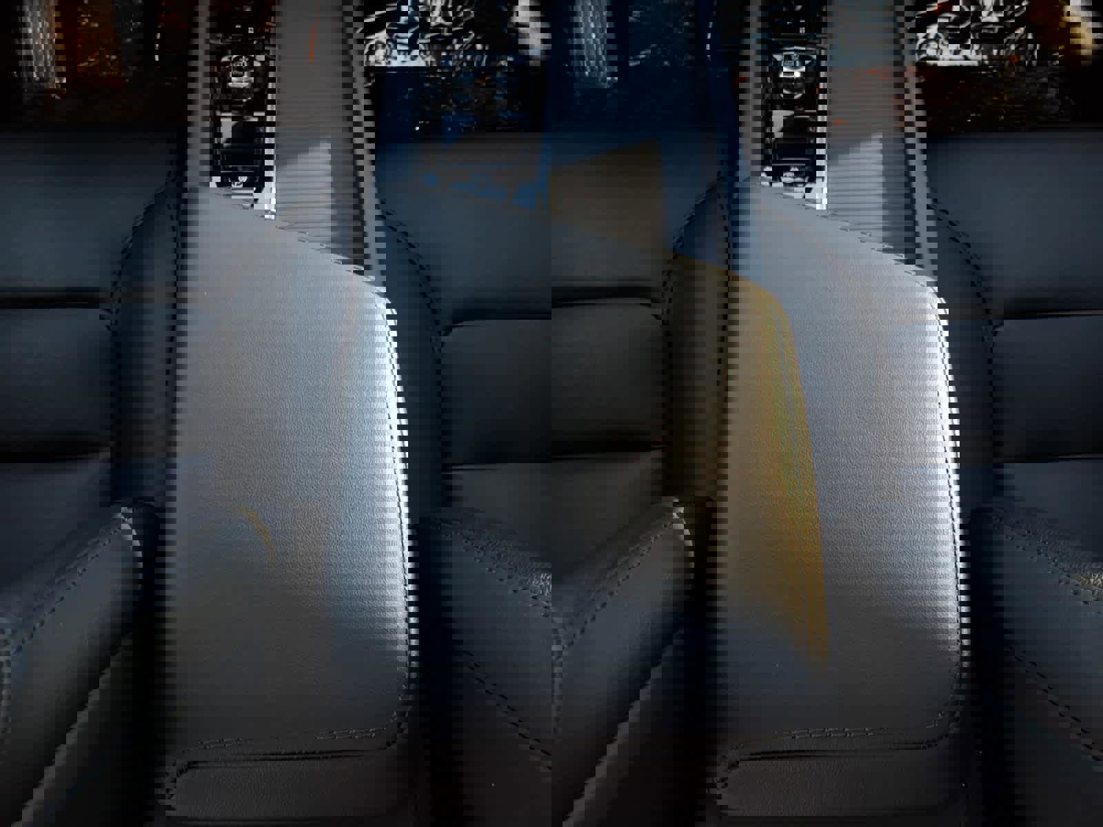 Used 2025 Volvo S60 B5 Core image 32