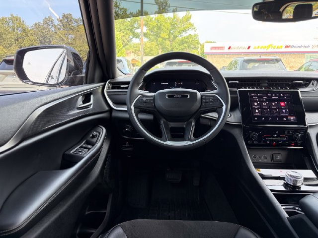 Used 2023 Jeep Grand Cherokee L Laredo AWD/4WD image 6