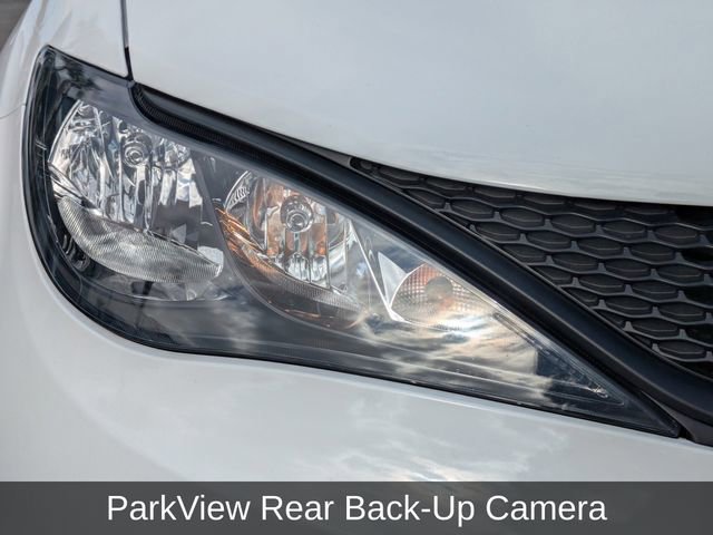 Used 2023 Chrysler Voyager LX image 10