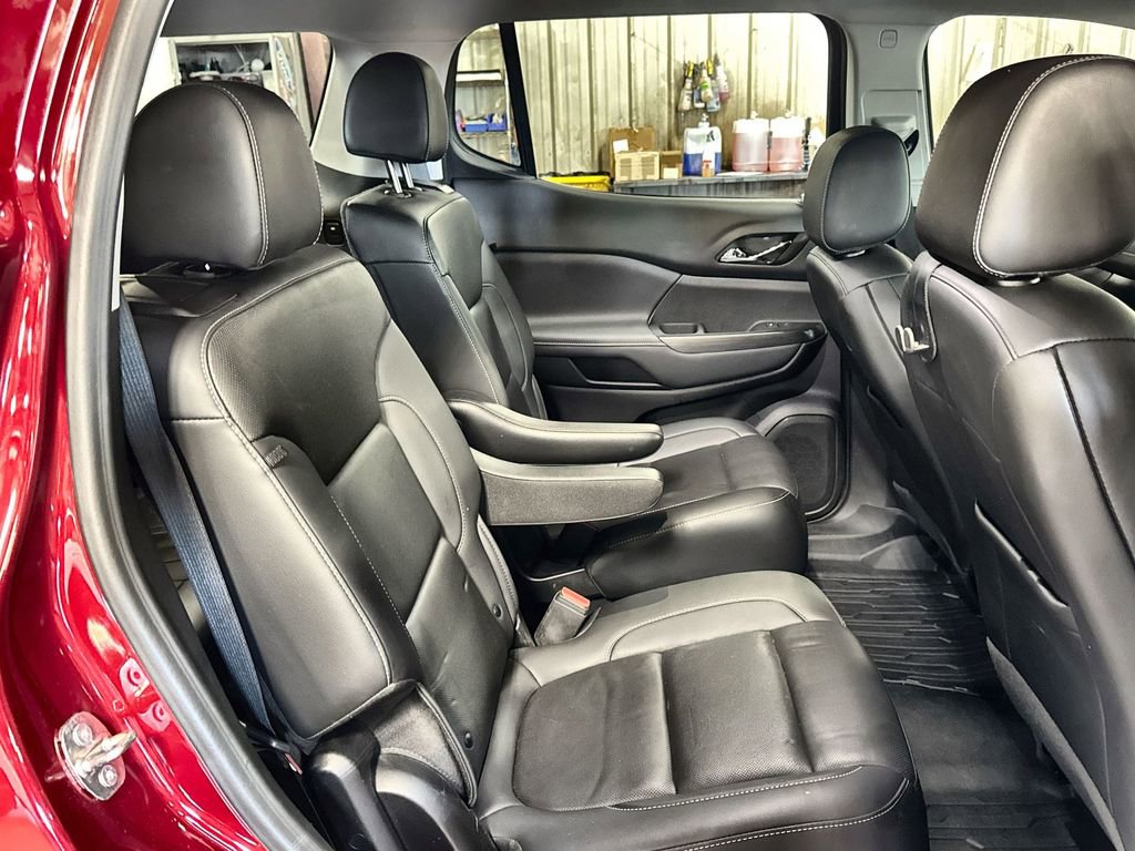 Used 2023 GMC Acadia SLT w/ Preferred Package image 31