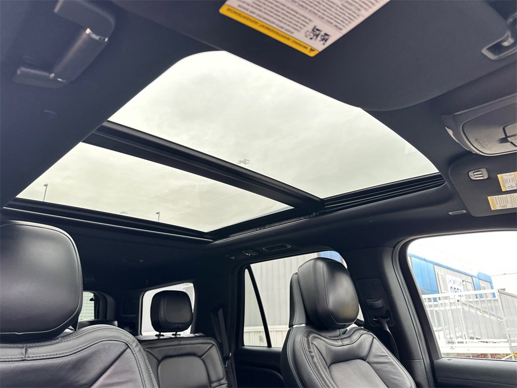 Used 2021 Lincoln Navigator Reserve image 18
