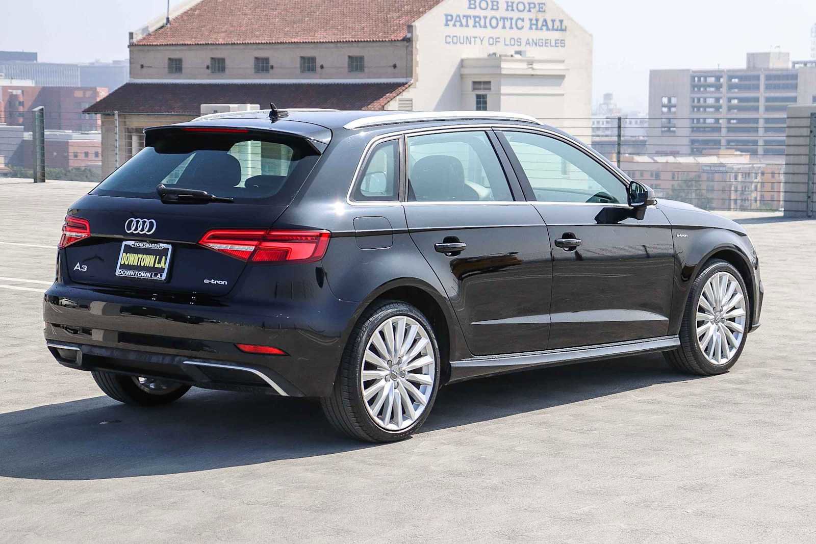 Used 2017 Audi A3 e-tron Premium Plus w/ Premium Plus Package image 4