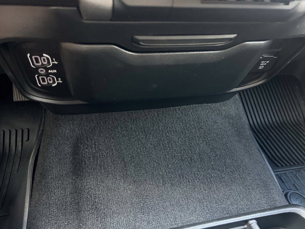 Certified 2025 RAM 1500 Warlock AWD/4WD image 29