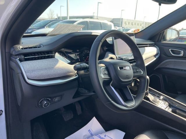 Used 2023 Jeep Compass Latitude image 9