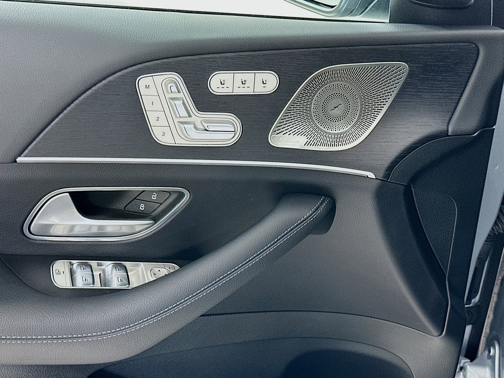 Used 2025 Mercedes-Benz GLE 350 4MATIC image 19