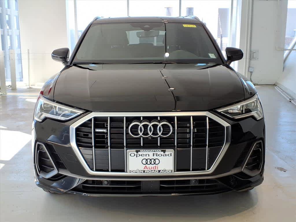 Certified 2025 Audi Q3 2.0T Premium Plus w/ Premium Plus Package AWD/4WD image 2
