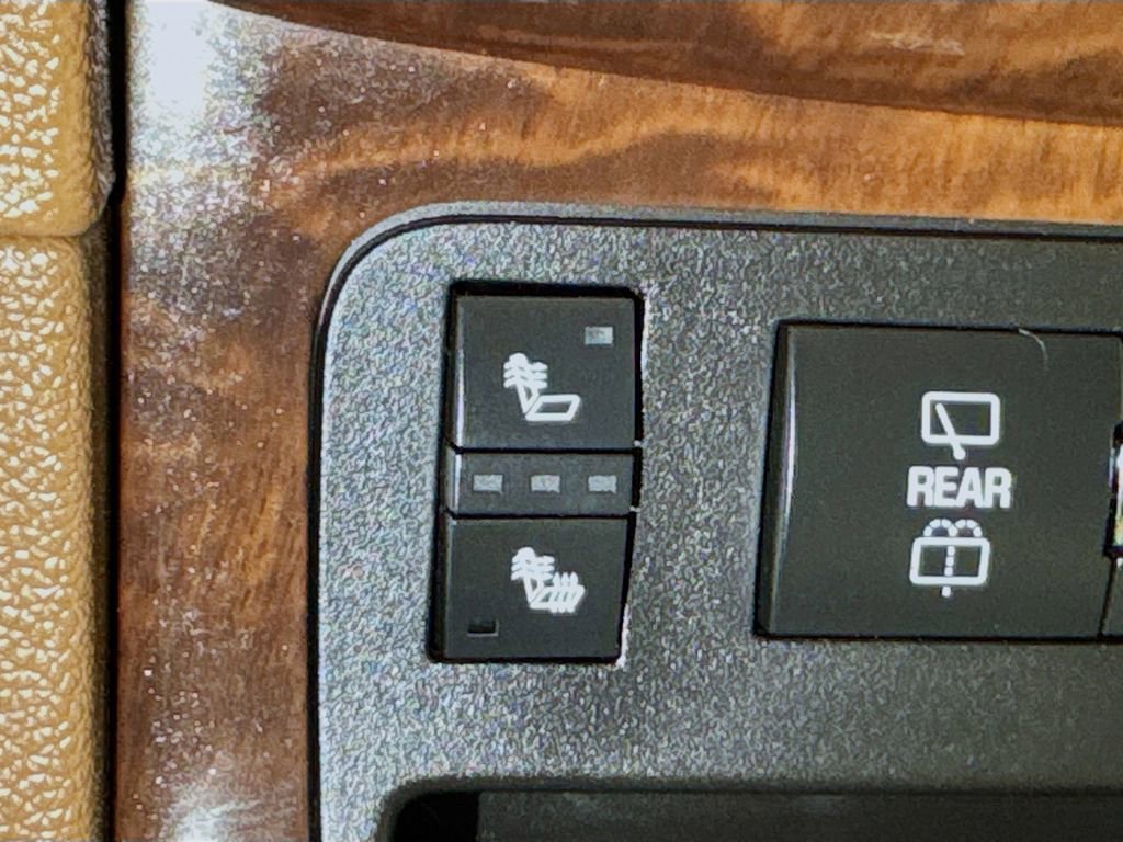 Used 2014 Buick Enclave Leather w/ LPO, Cargo Convenience Pkg FWD image 17