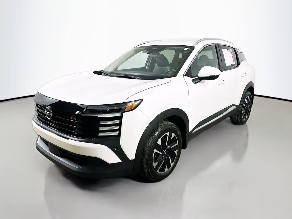 Used 2025 Nissan Kicks SR image 3