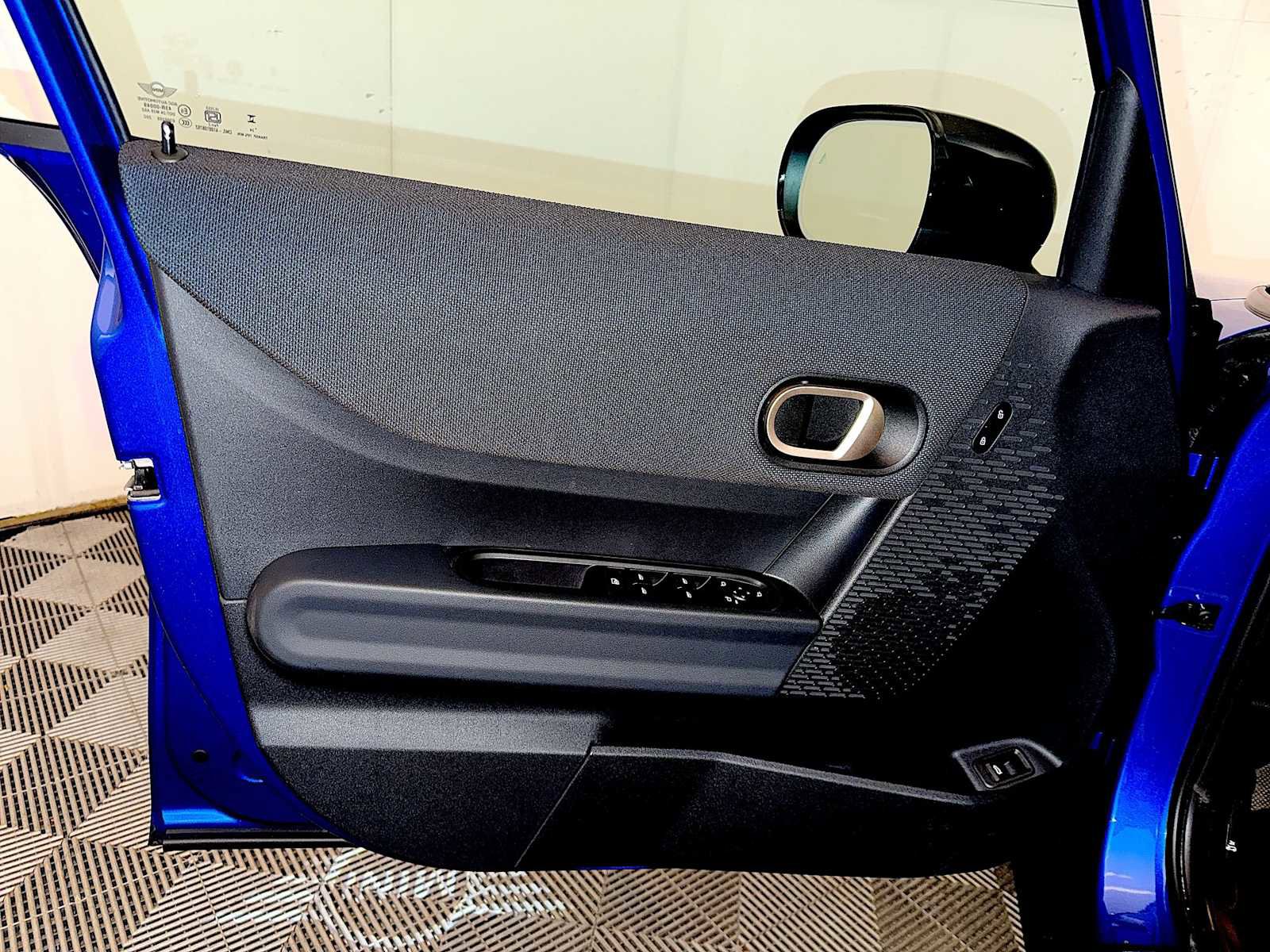 Certified 2025 MINI Cooper S image 11