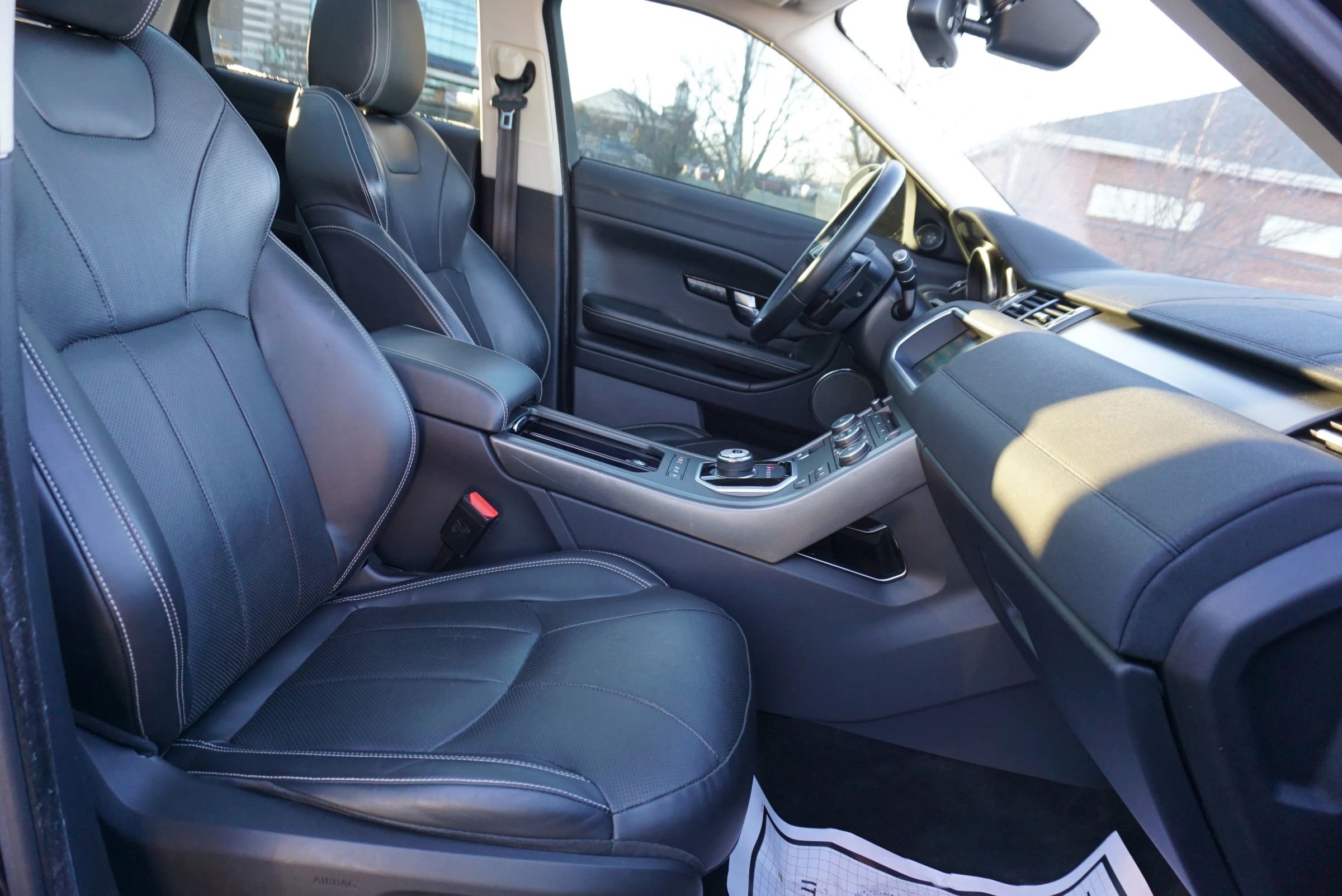 Used 2018 Land Rover Range Rover Evoque HSE AWD/4WD image 35