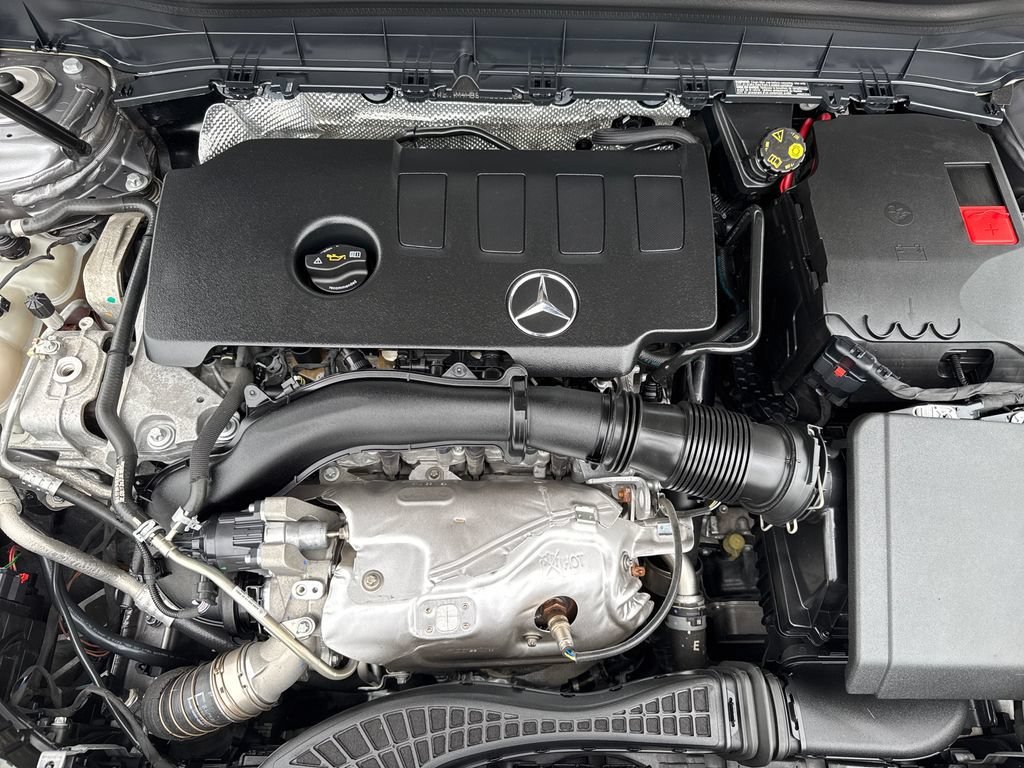 Used 2023 Mercedes-Benz GLB 250 4MATIC image 43