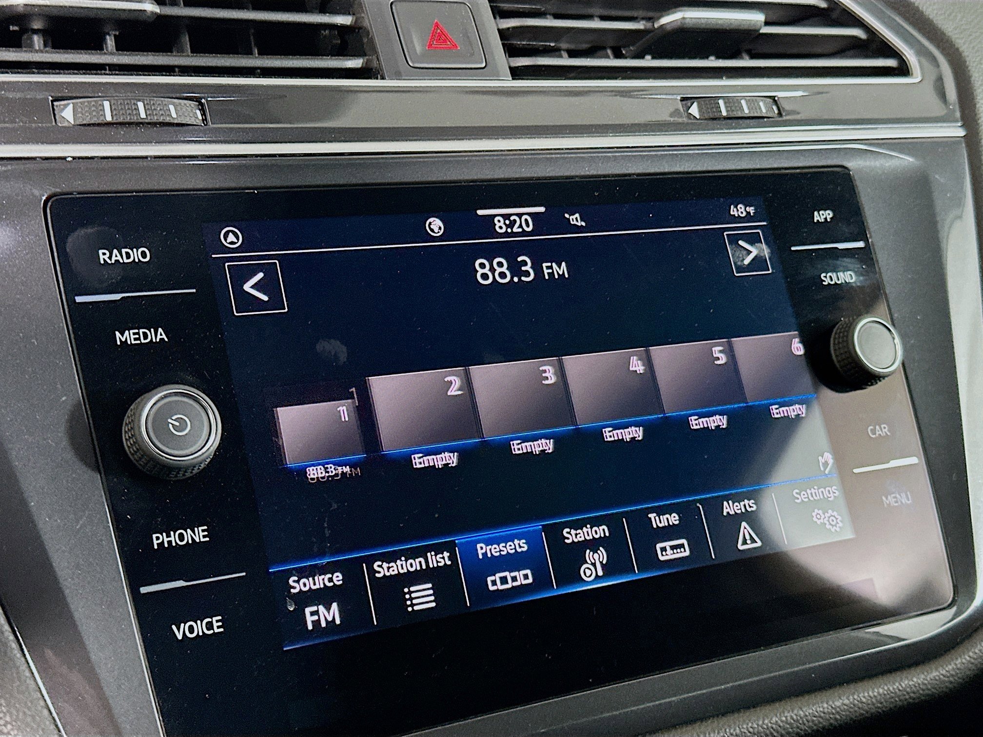 Used 2024 Volkswagen Tiguan SE image 19