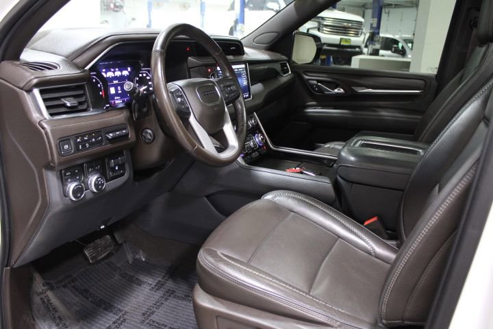 Used 2021 GMC Yukon XL Denali w/ Denali Ultimate Package image 27