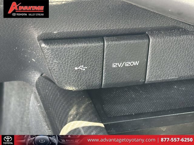 Used 2024 Toyota Camry SE w/ Cold Weather Package FWD image 33