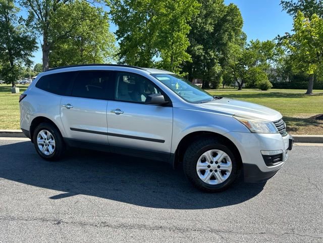 Used 2015 Chevrolet Traverse LS FWD image 2