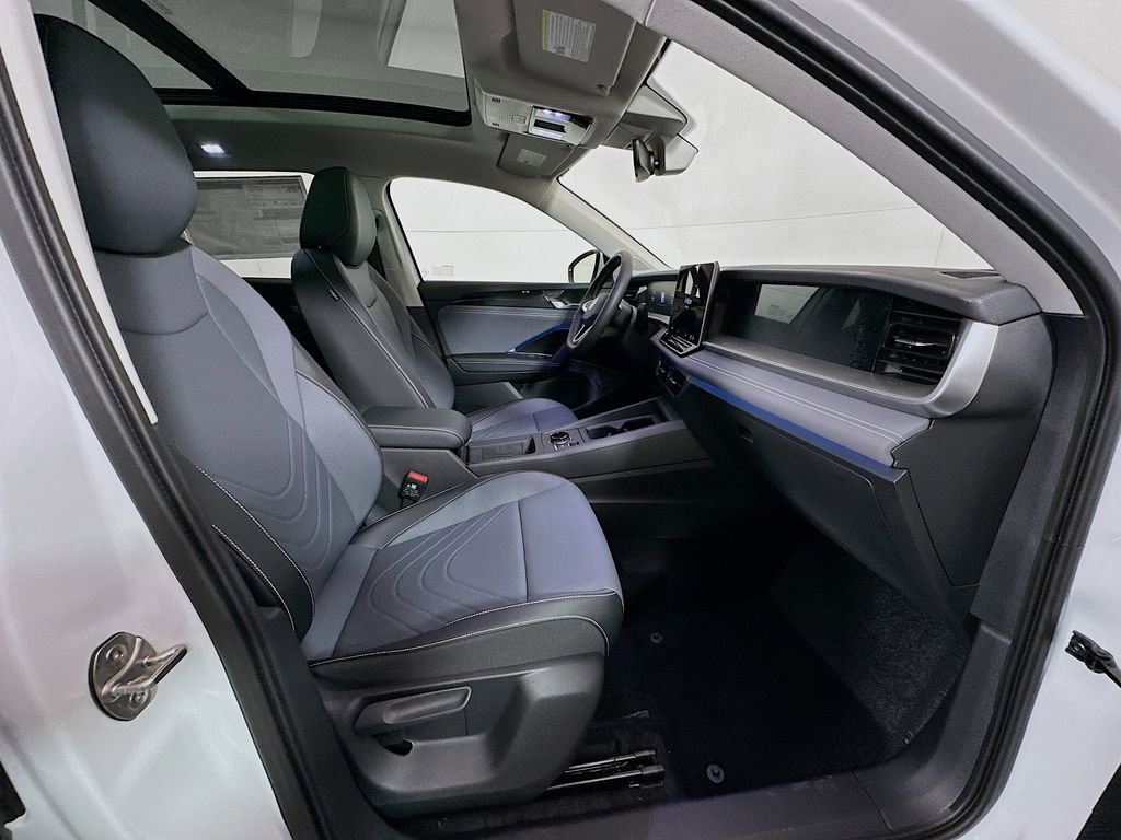 New 2026 Volkswagen Tiguan SE image 23