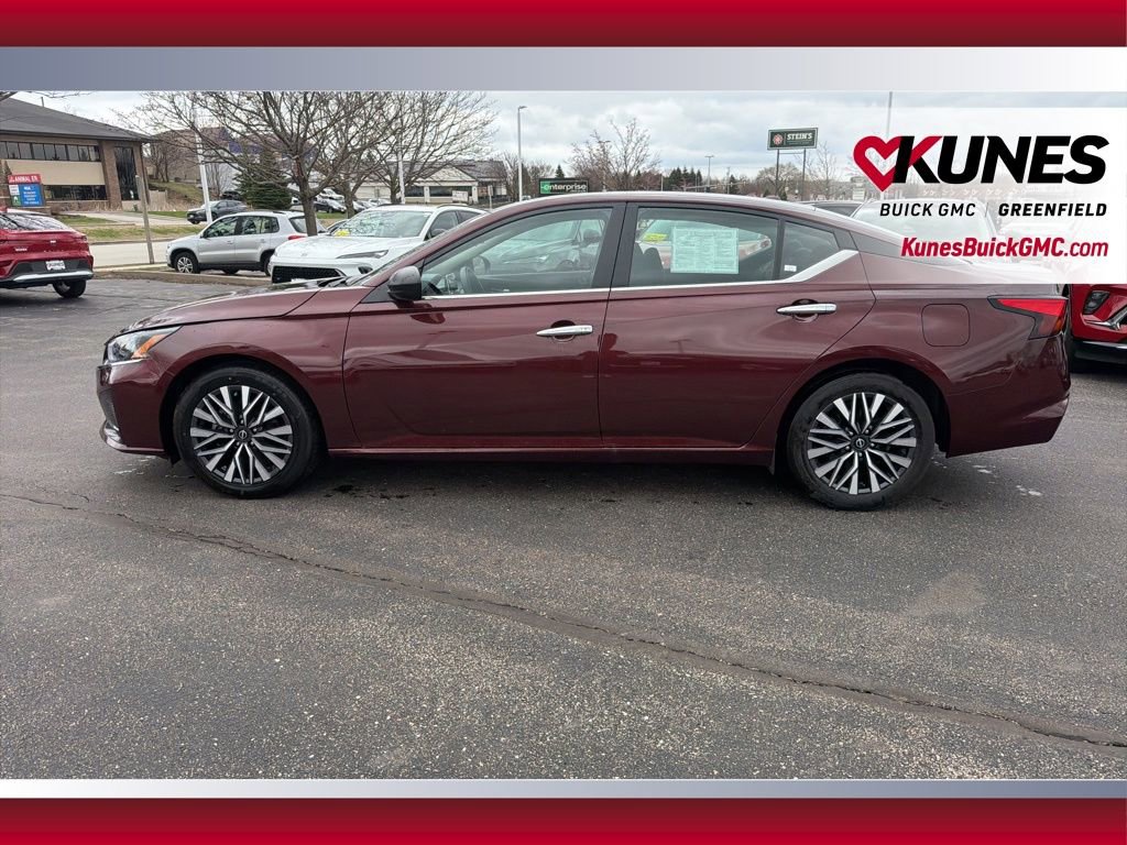 Used 2024 Nissan Altima 2.5 SV image 8