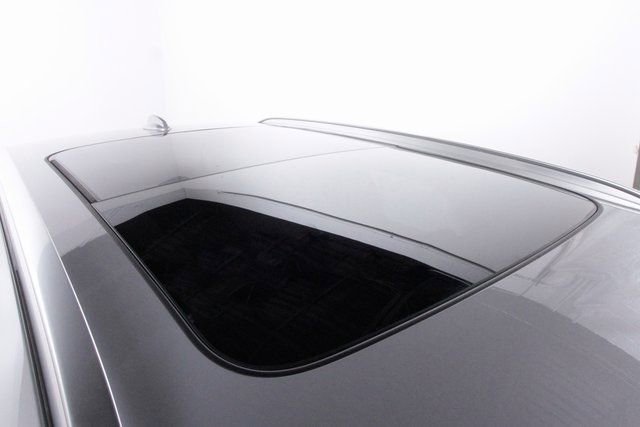 Certified 2025 Volvo XC40 B5 Core image 30