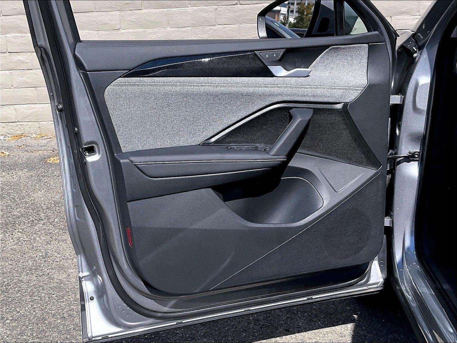 Certified 2025 Volkswagen Tiguan S FWD image 21