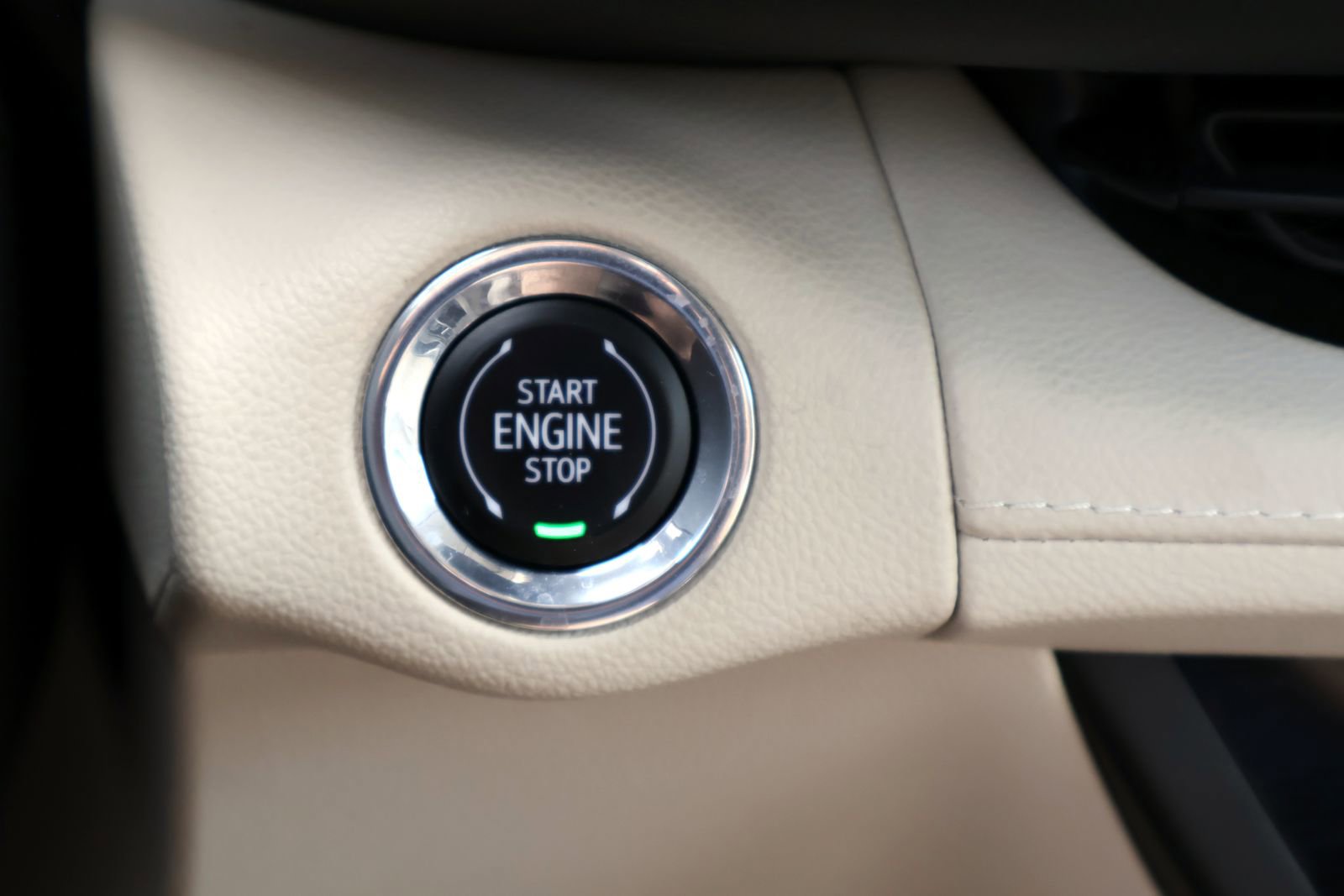 Used 2023 Buick Envision Avenir FWD image 27