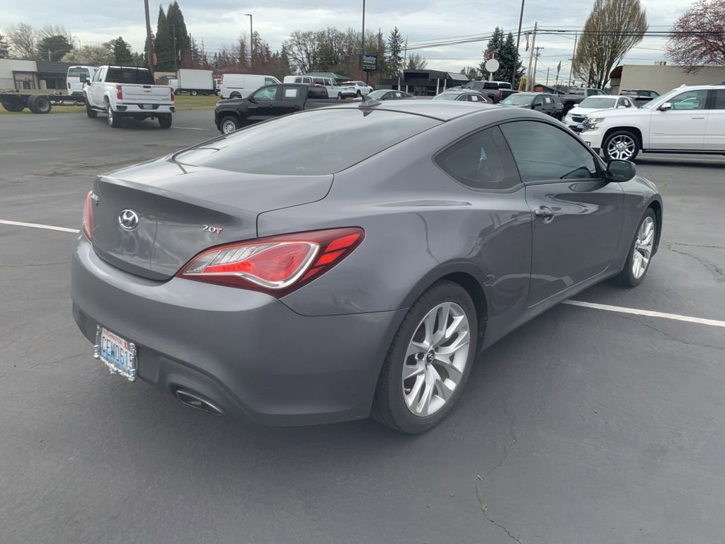 Used 2014 Hyundai Genesis 2.0T image 4