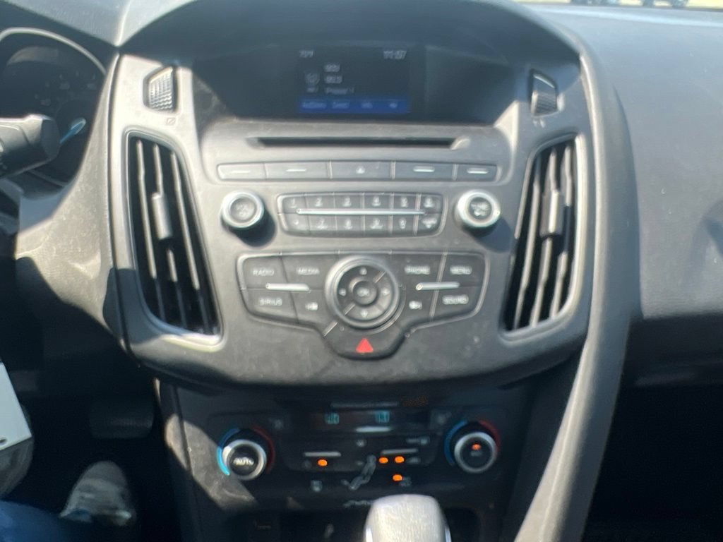 Used 2017 Ford Focus SE FWD image 11
