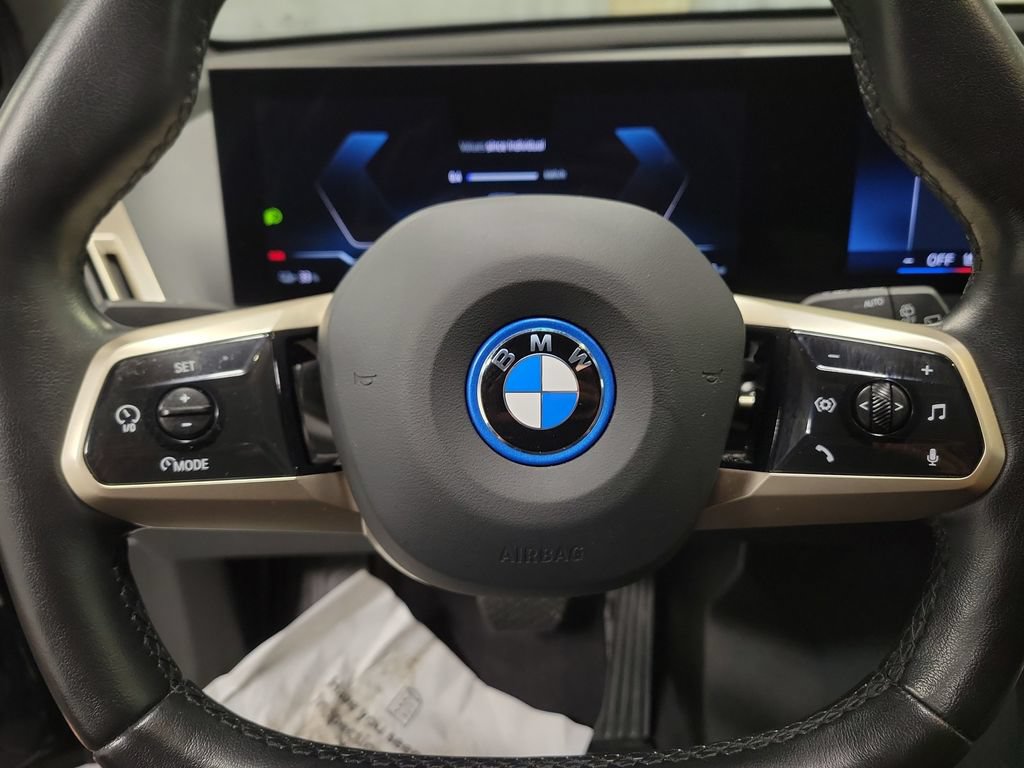 Used 2024 BMW iX xDrive50 w/ Premium Package AWD/4WD image 25